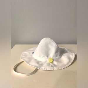 i play. White Toddler Hat with Yellow Accent